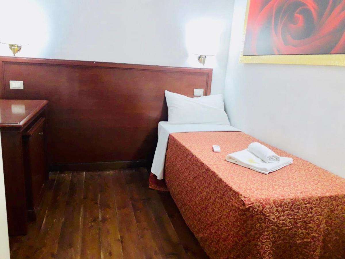 Holiday Rome Termini Hotel Ngoại thất bức ảnh