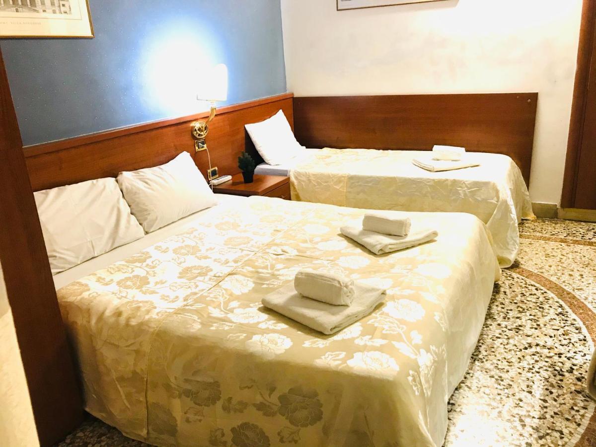 Holiday Rome Termini Hotel Ngoại thất bức ảnh