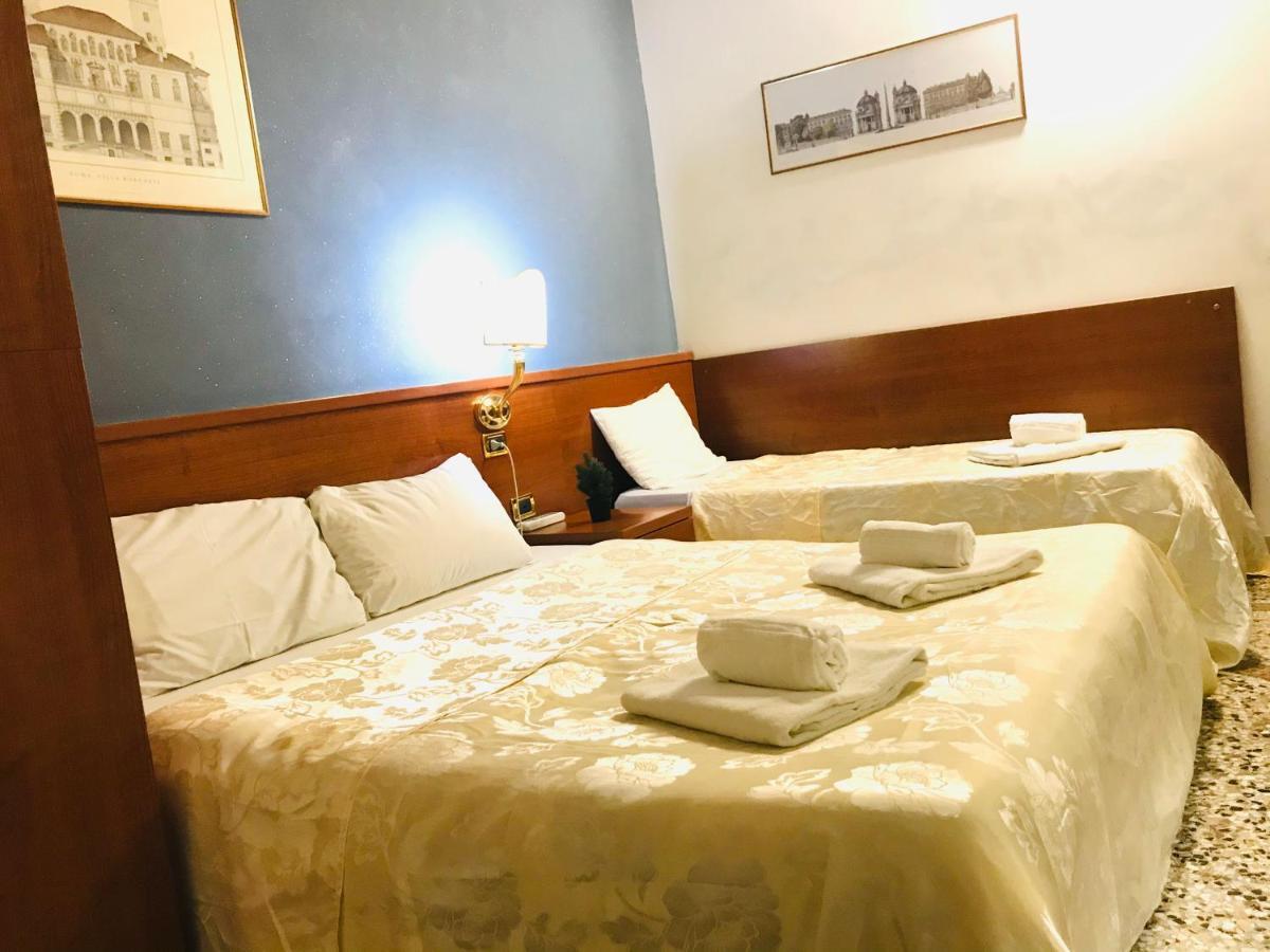 Holiday Rome Termini Hotel Ngoại thất bức ảnh