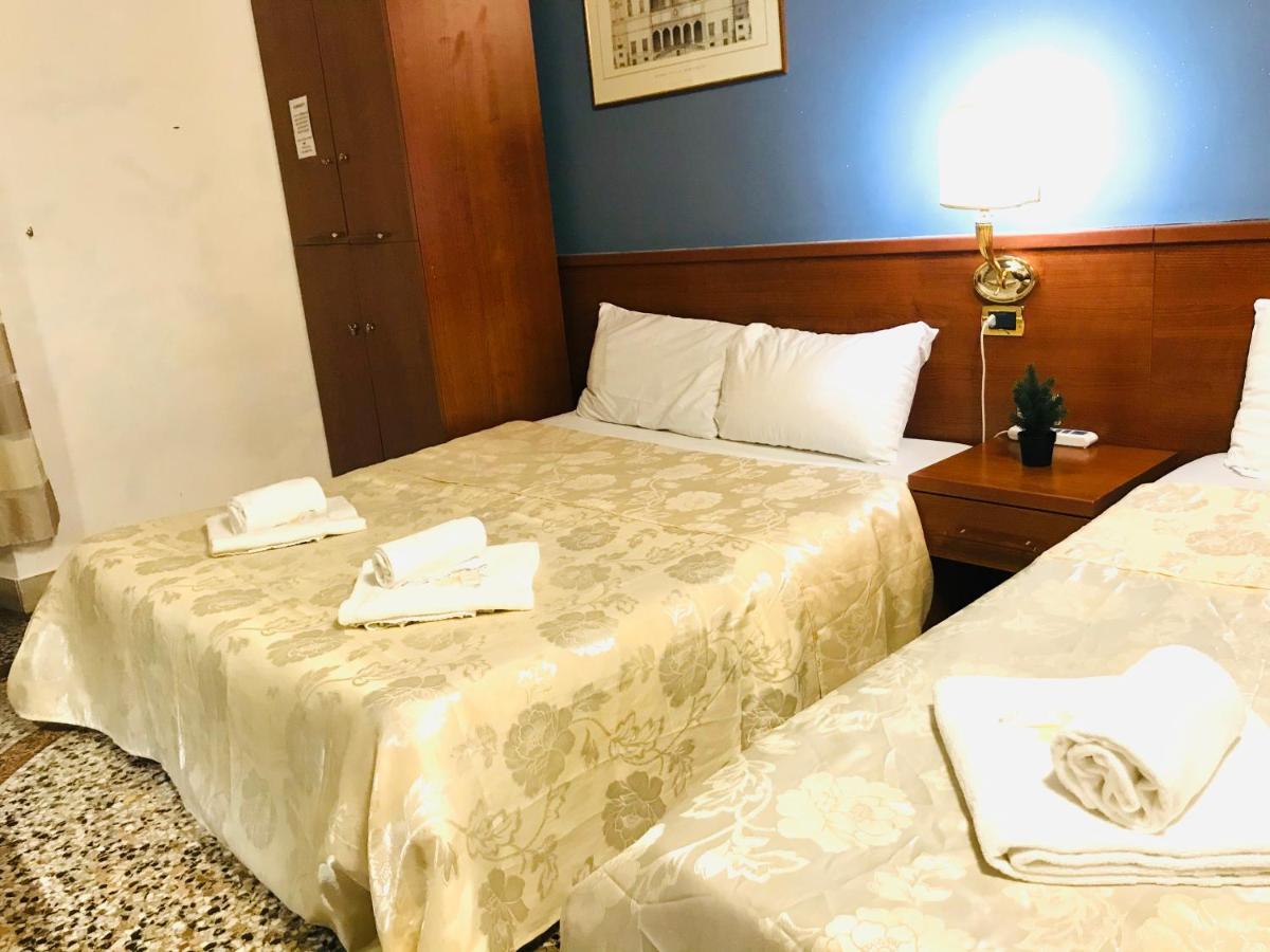 Holiday Rome Termini Hotel Ngoại thất bức ảnh